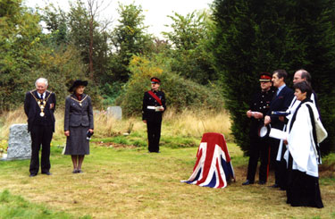 The unveiling and dedication of headstone to Major W Forshaw VC at Touchen Edge Churchyard, Bray. Standing on the rightLieut-Col. C.O. Hodges, Brigadier J Gaskell, the rev. George Repath, Vicar of Bray and his curate.